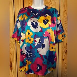 Doncaster Silks Vintage Blouse Top 100% Silk Floral Size M/L Short Sleeves Soft